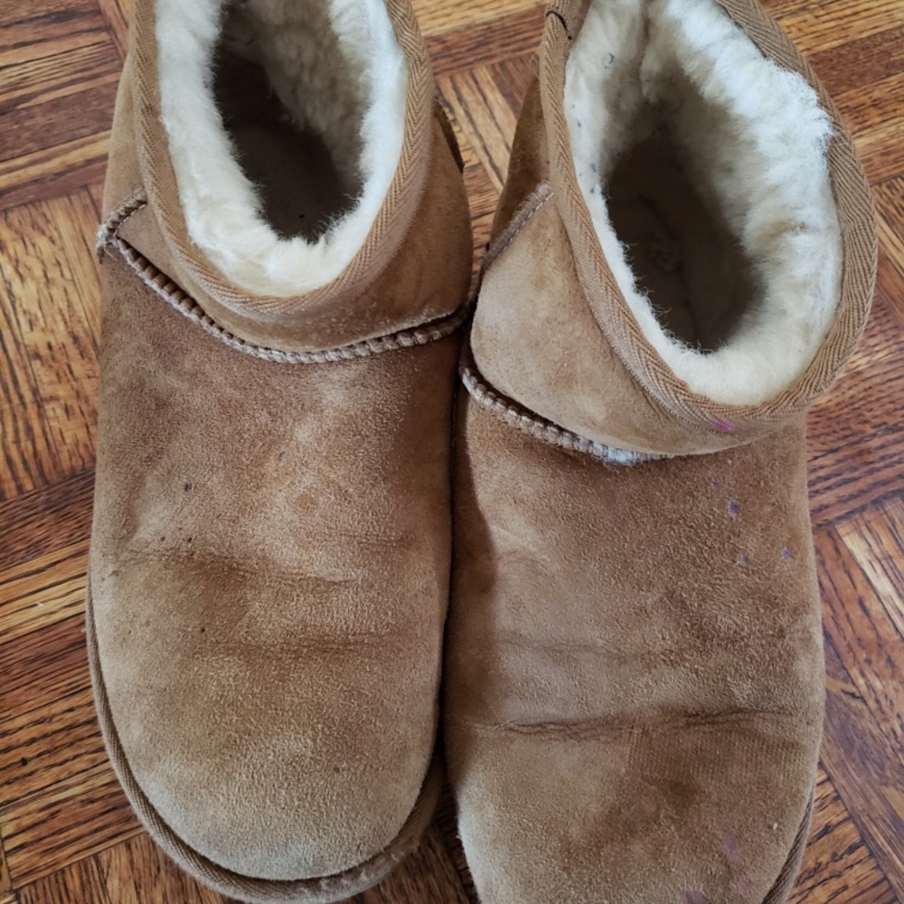 Short Ugg boots